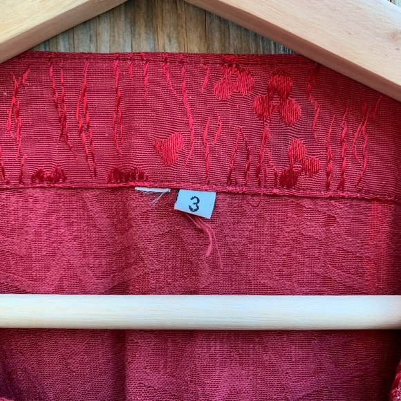 Silky Red Embroidered Caftan - Picture 6 of 8